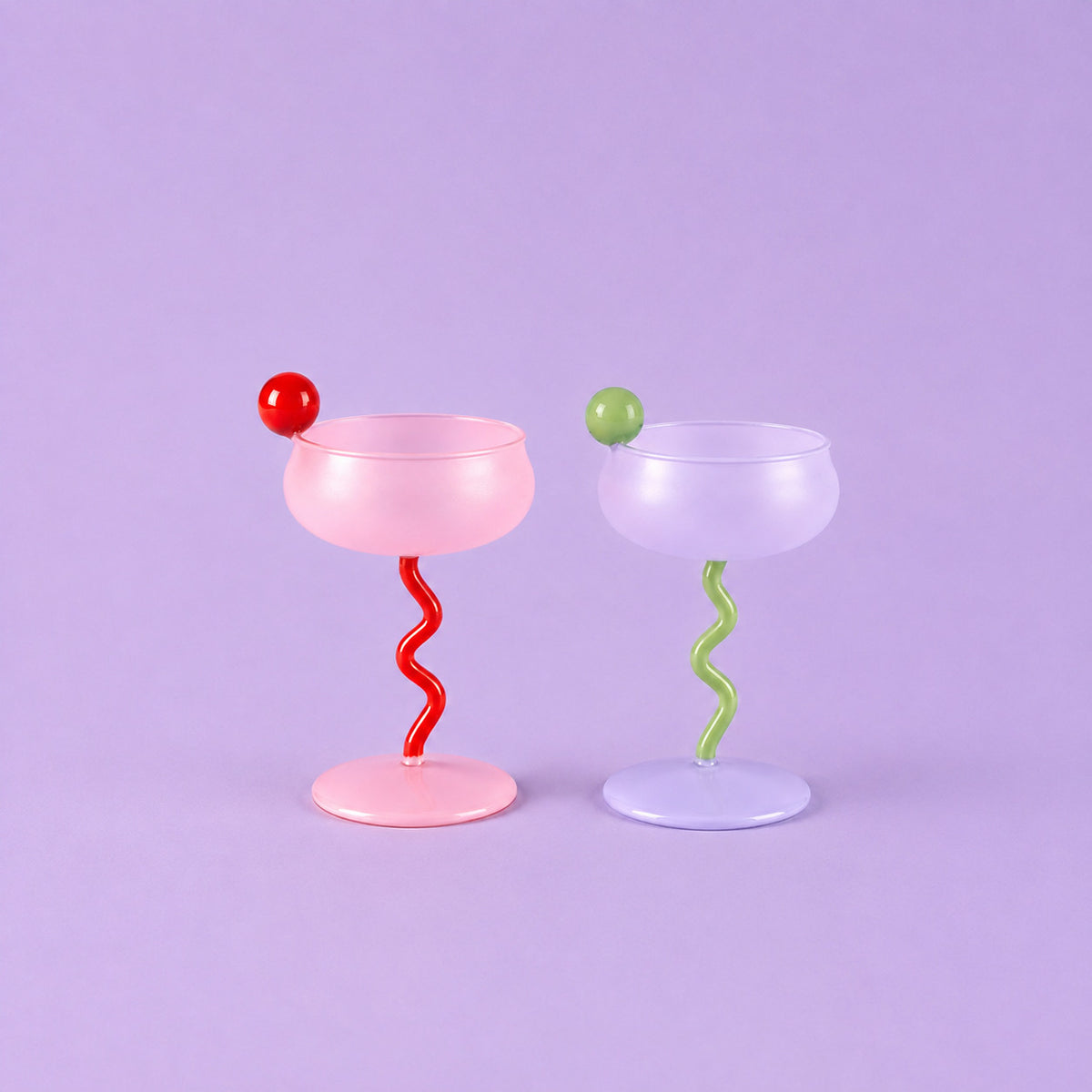 Squiggle-stem coupes on lilac — Maison Retro Tableware